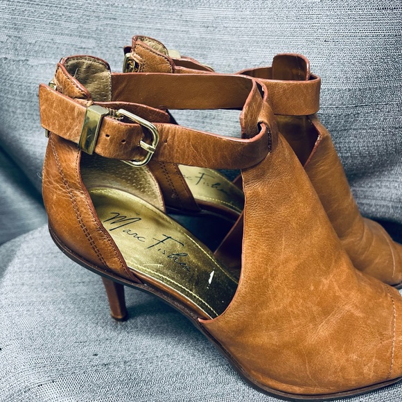 Marc Fisher Brown Cognac Leather Bootie Style Heel Women’s Size 9 - Picture 3 of 10
